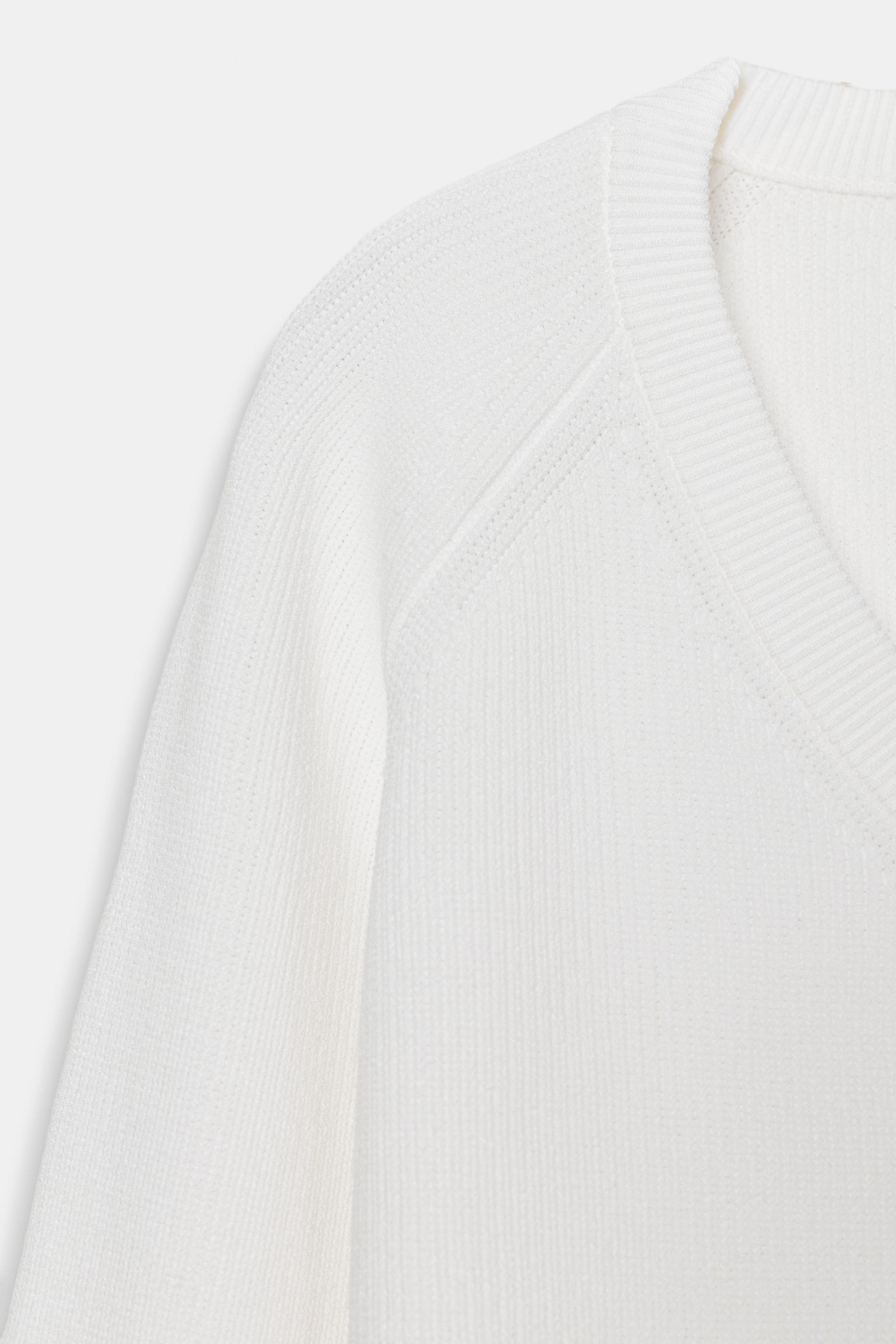 V-NECK KNIT JUMPER